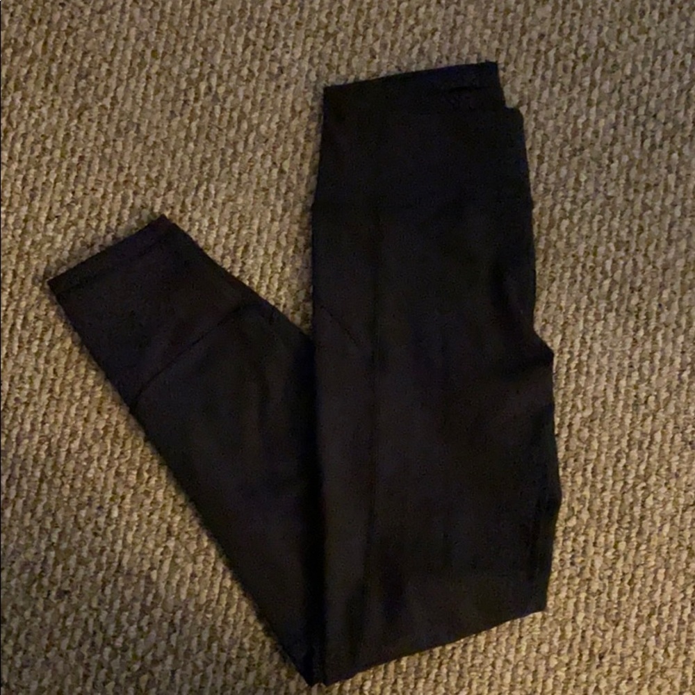 Lululemon in movement leggings. Size 6.